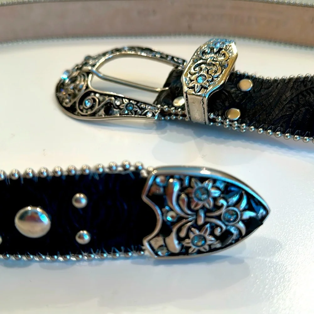 New Leatherock Black and Silver Western Belt with Star Studs. Size 36.